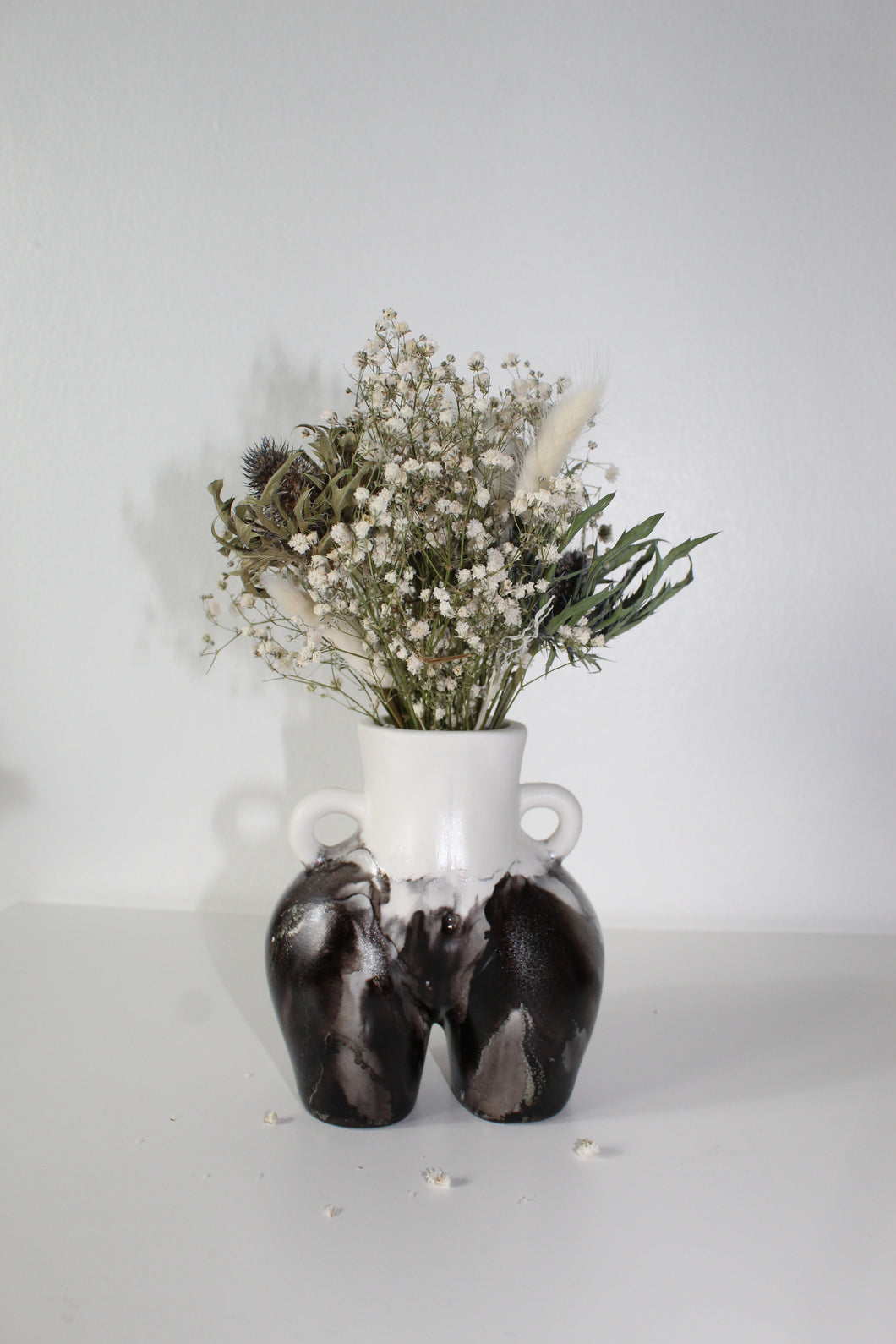 Matte Booty Vase